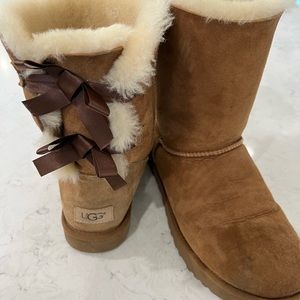 Women’s UGG Bailey boots with bow, Brown Cognac